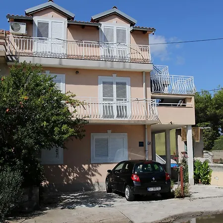 Apartman Ajdukovic 2 *