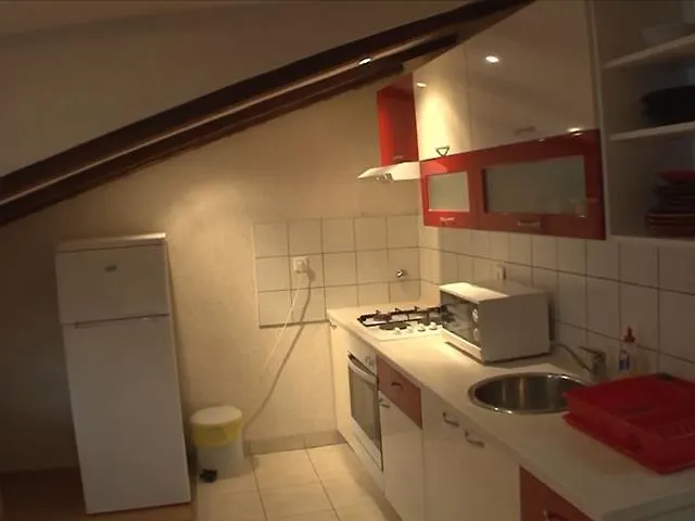 アパート Ajdukovic 2 ヴォディツェ