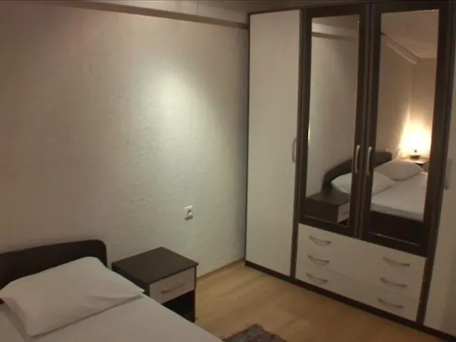 アパート Ajdukovic 2