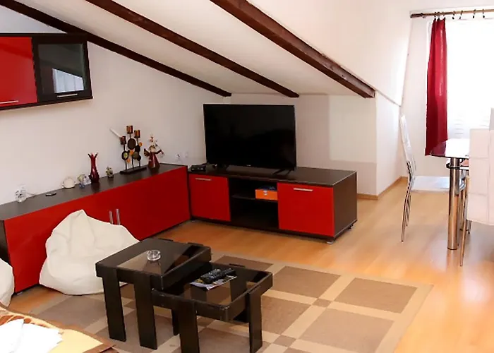 アパート Ajdukovic 2